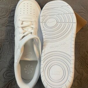 Nike tennis shoes